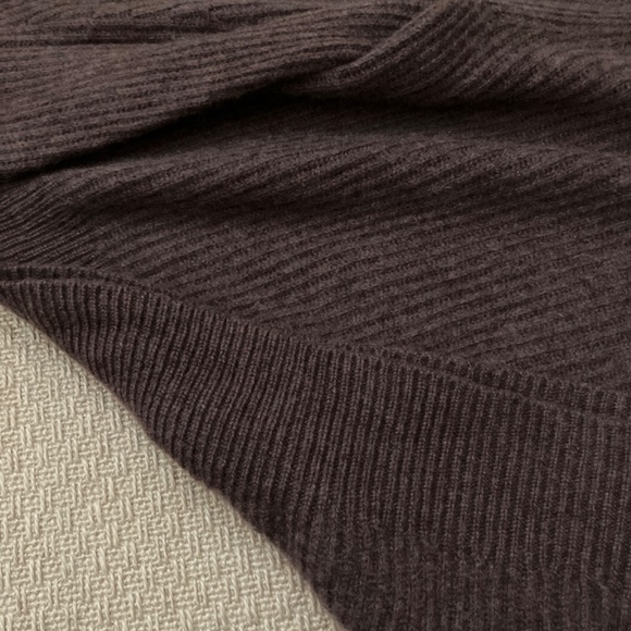 LIKE NEW RAG & BONE cashmere chocolate brown turtleneck sweater notched sleeves - Picture 8 of 8